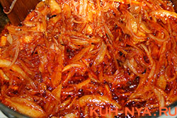   - "PÖRKÖLT"